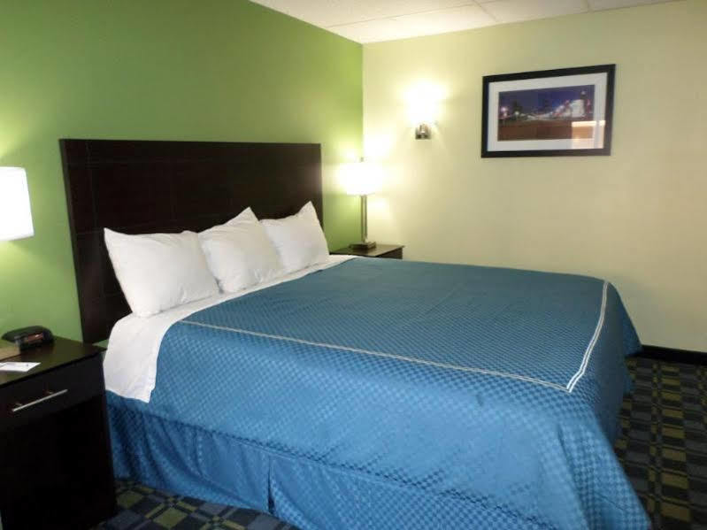 Travelodge By Wyndham Cleveland Lakewood Luaran gambar